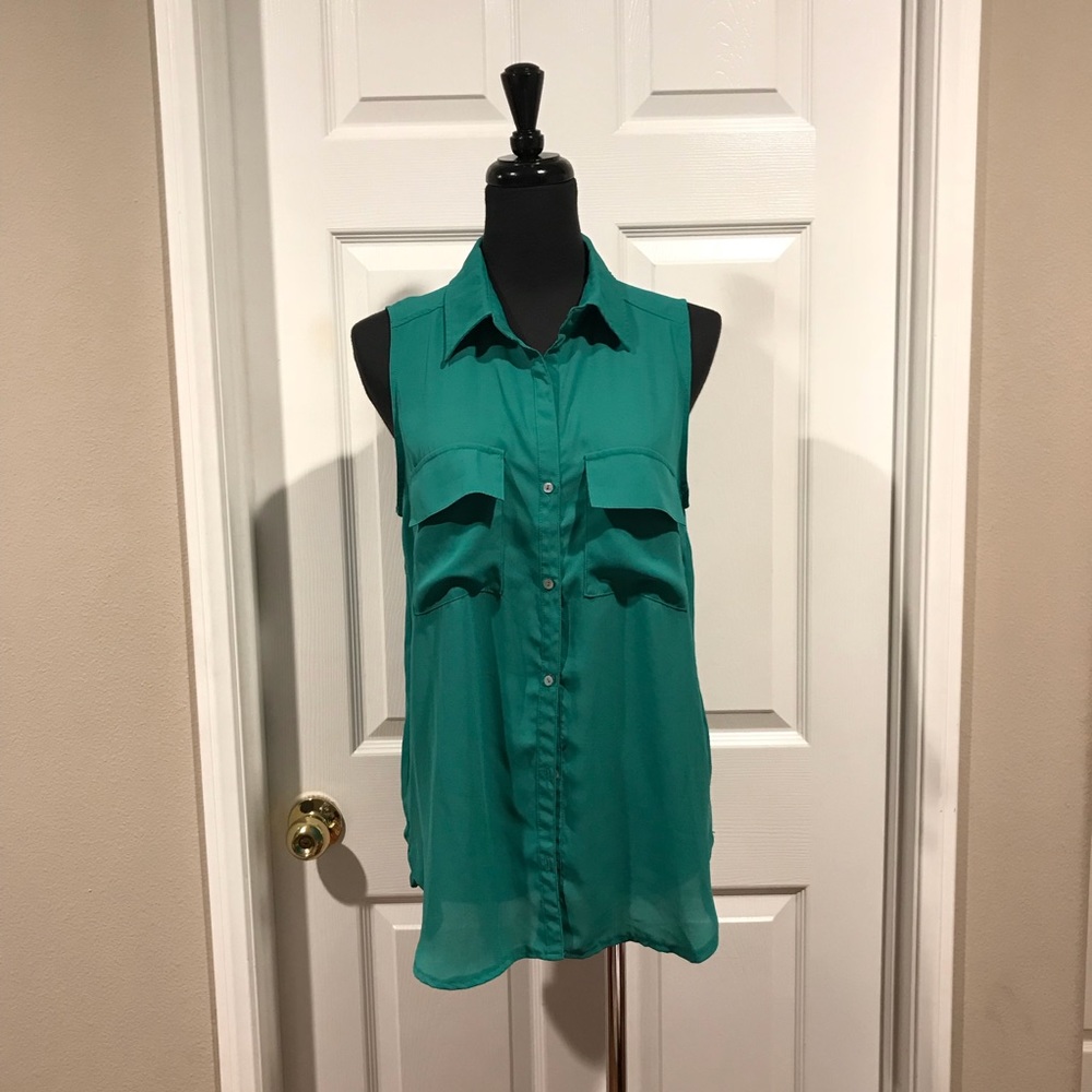 Guess sleeveless top